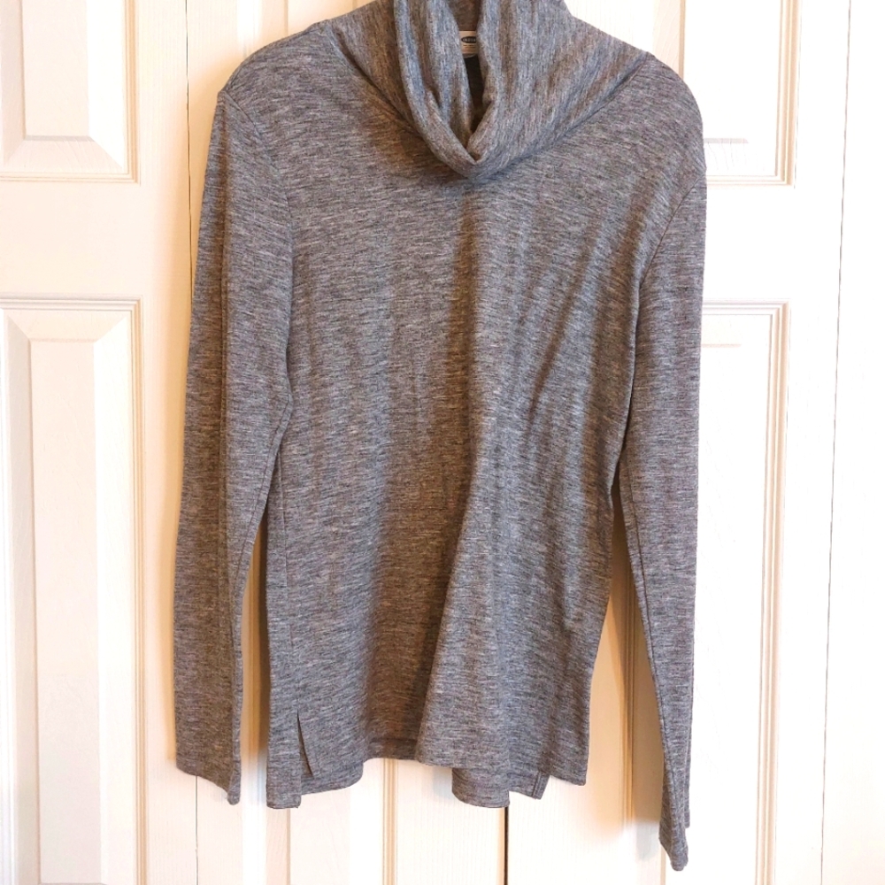 OLD NAVY turtleneck sweater